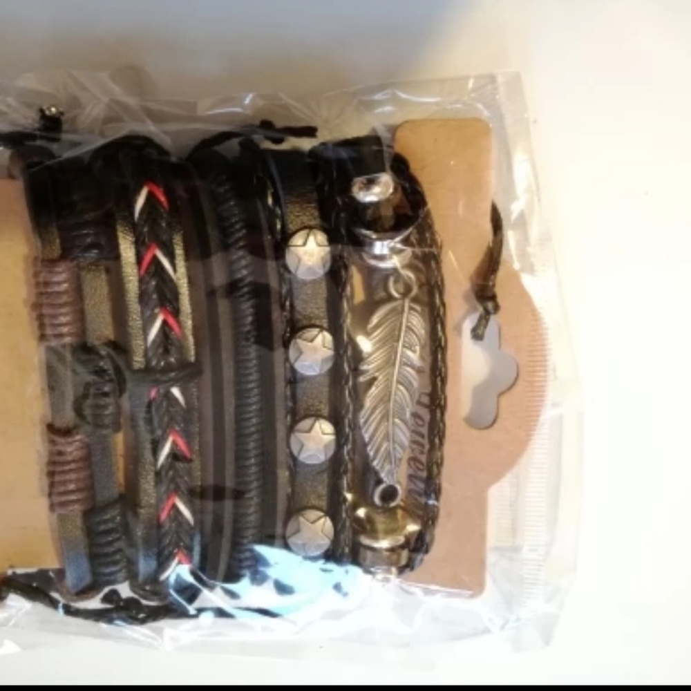 Leather Leaf Feather Multilayer Leather cuff - Picture 4 of 5